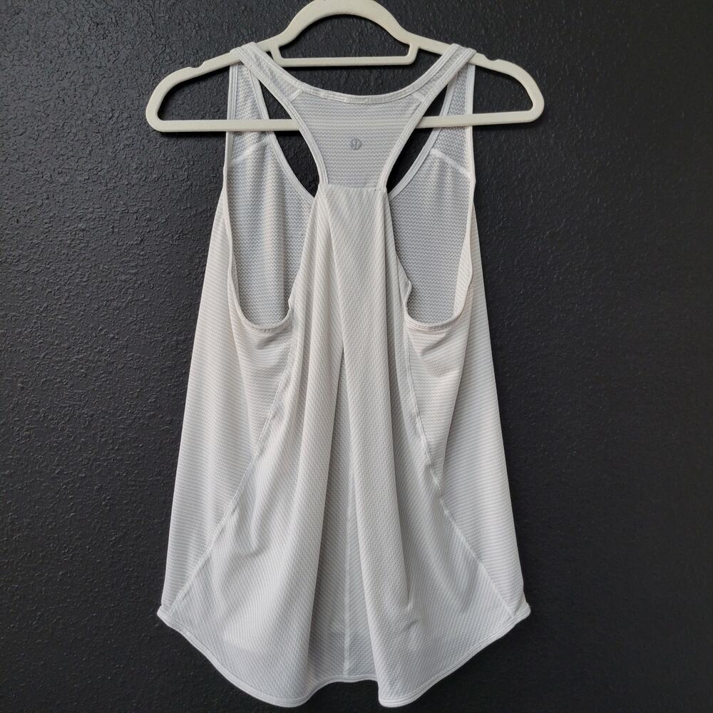 Lululemon Essential Tank Gray Racerback Mesh Athleisure Top Size 6 Yoga